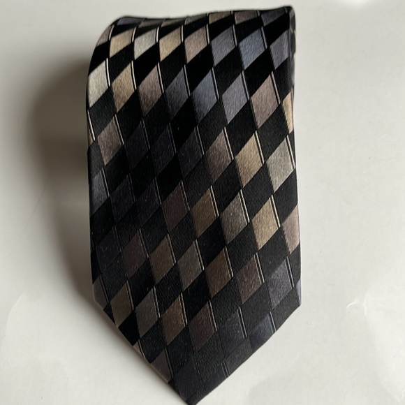 Kenneth Cole Reaction Silk Geometric Tie ✝️ - Picture 3 of 14